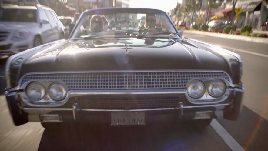 Maroon 5 – Sugar ( 1961 Lincoln Continental )