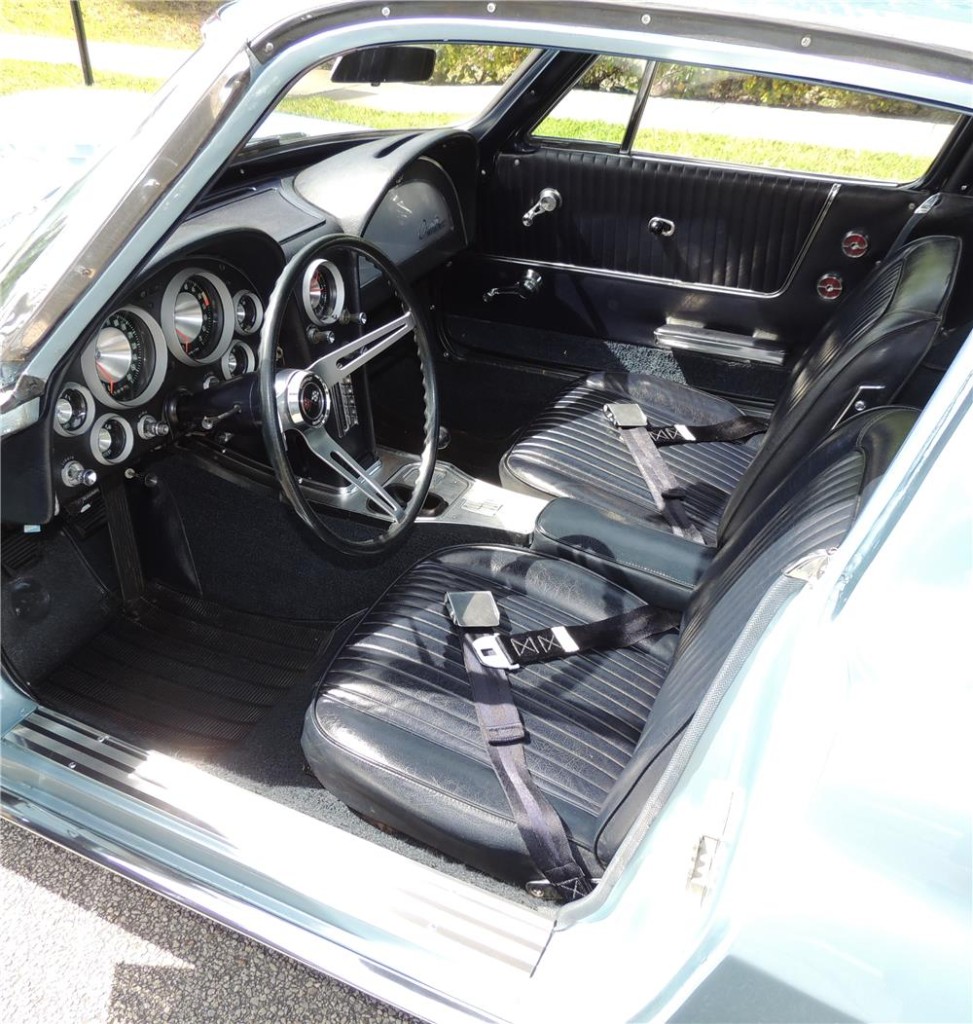 1963 CHEVROLET CORVETTE SPLIT WINDOW COUPE 4