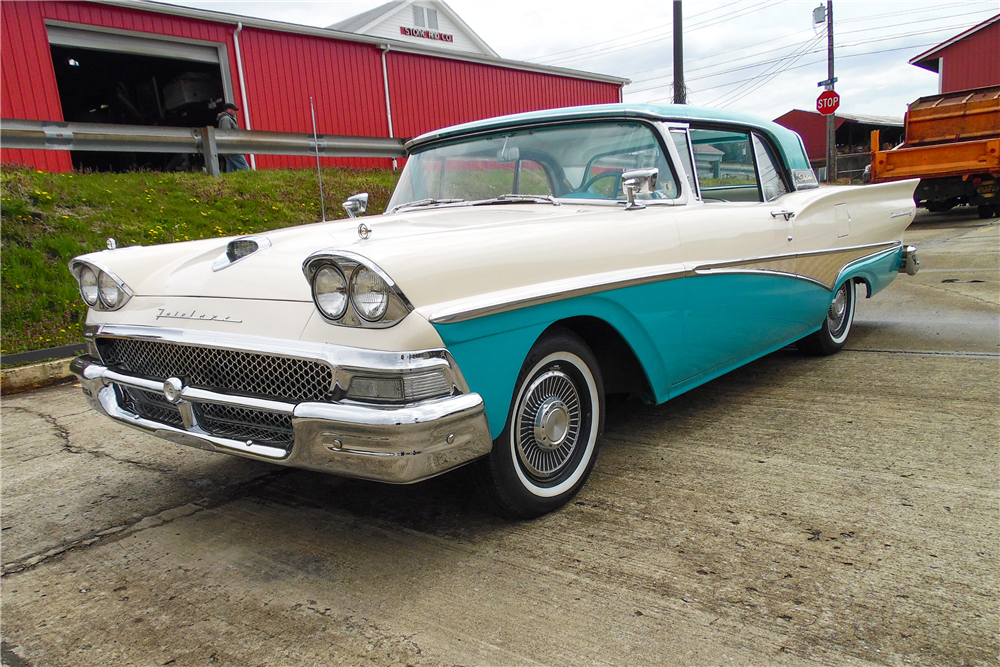 1958 FORD FAIRLANE 500 SKYLINER 1