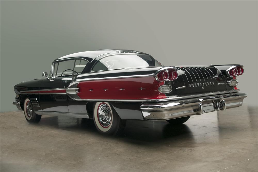 1958 PONTIAC BONNEVILLE 2