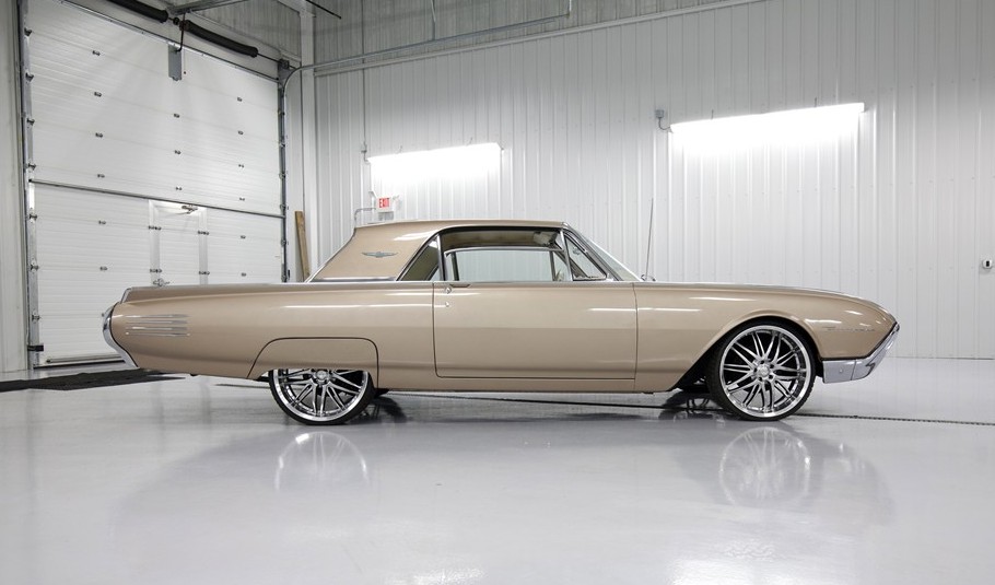 1961_ford_thunderbird_5