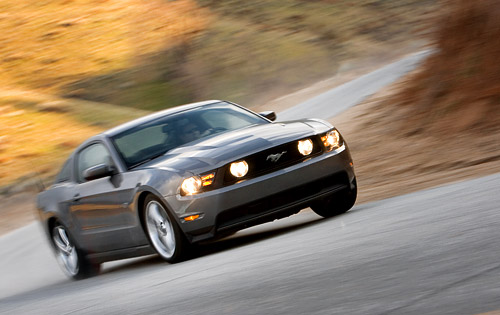 2010-ford-mustang-gt-1